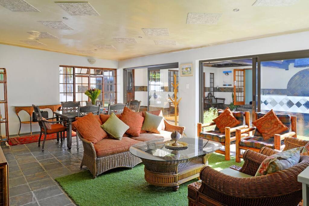 Mawethu Peaceful Garden With Covered Pool And Braai Area Cape Town Ngoại thất bức ảnh