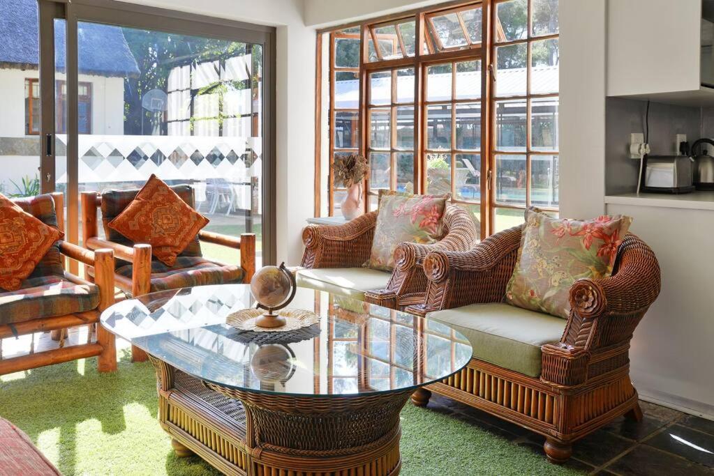 Mawethu Peaceful Garden With Covered Pool And Braai Area Cape Town Ngoại thất bức ảnh