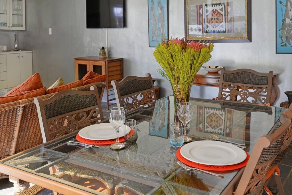 Mawethu Peaceful Garden With Covered Pool And Braai Area Cape Town Ngoại thất bức ảnh