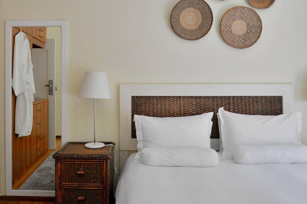 Mawethu Peaceful Garden With Covered Pool And Braai Area Cape Town Ngoại thất bức ảnh