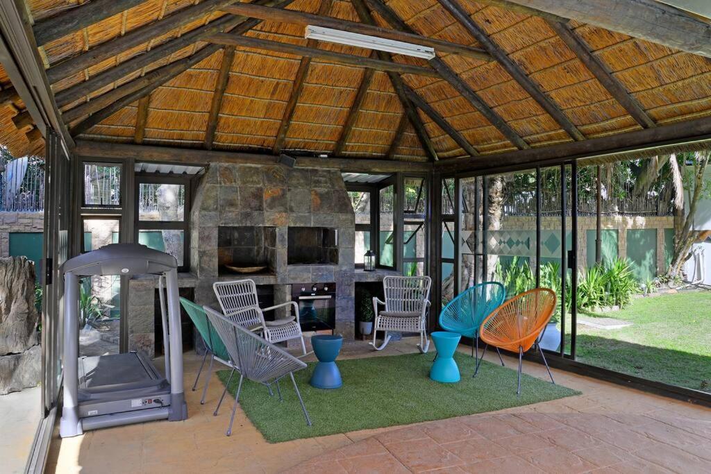 Mawethu Peaceful Garden With Covered Pool And Braai Area Cape Town Ngoại thất bức ảnh